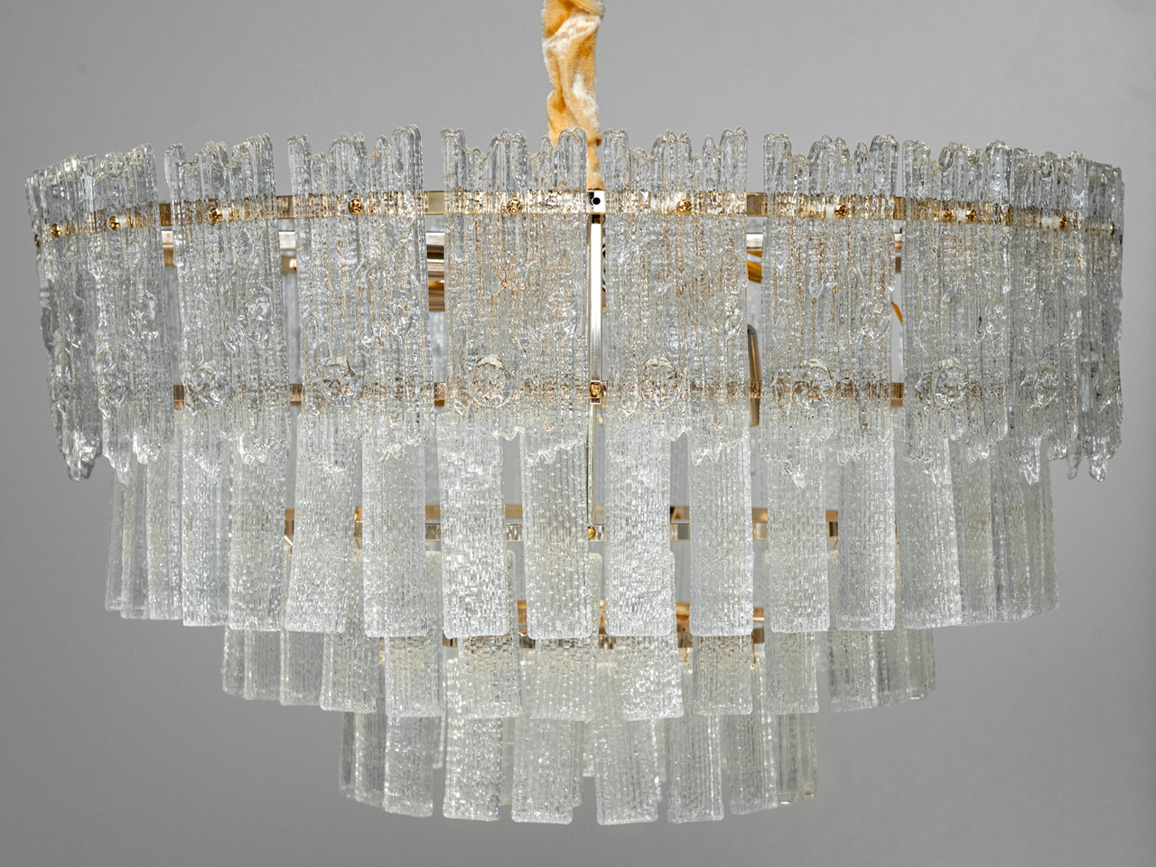 Люстра підвіс зі скляними пелюстками на 9 ламп, колір золото, фото 1