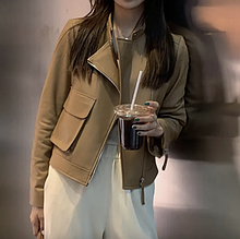 Жіночі шкіряні куртки