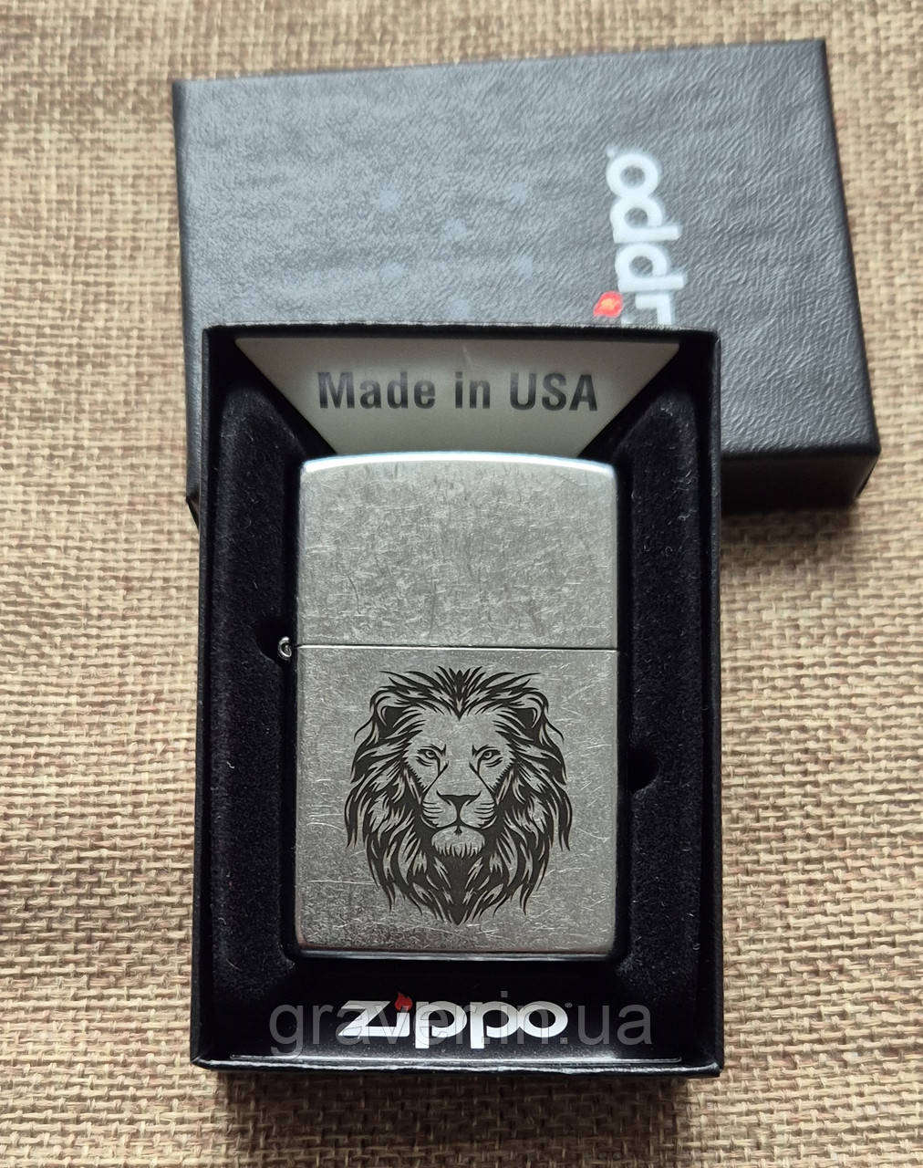 Подарунок чоловіку для справжнього лева — запальничка Zippo 207 (США) з лазерним гравіюванням голови лева царя звірів, фото 1