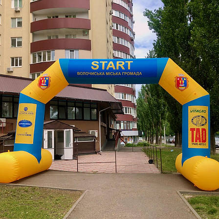 Надувна стартова арка на опорах 7х3,5 м для спортивних заходів | Рекламна арка, надувна конструкція, фото 1