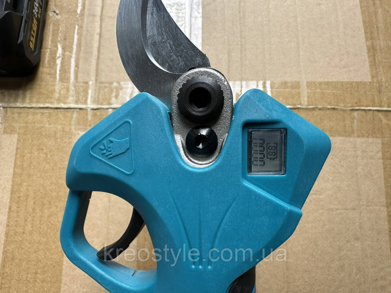 Акумуляторний професійний секатор з екраном Makita 36V36V з 2 акб 2 max у кейсі