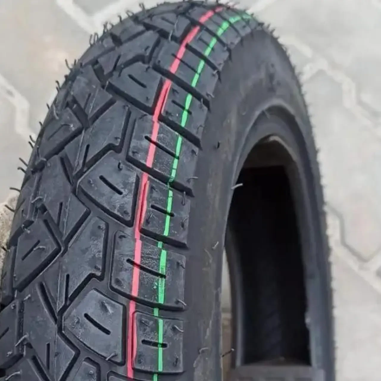 Покришка безкамерна на скутер шипована 3.00-10 CENEW-CX-606 6 PR, фото 1