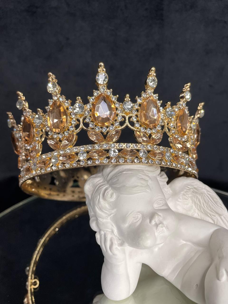 Корона з бурштиновим камінням Золото 12.5х5.5 см Яскрава металева корона на торт Тіара для випускниць, фото 1