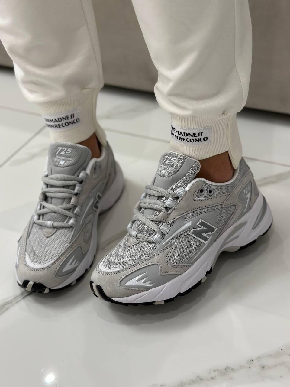Кросівки жiночi сірі New Balance 725 Light Grey (16103)