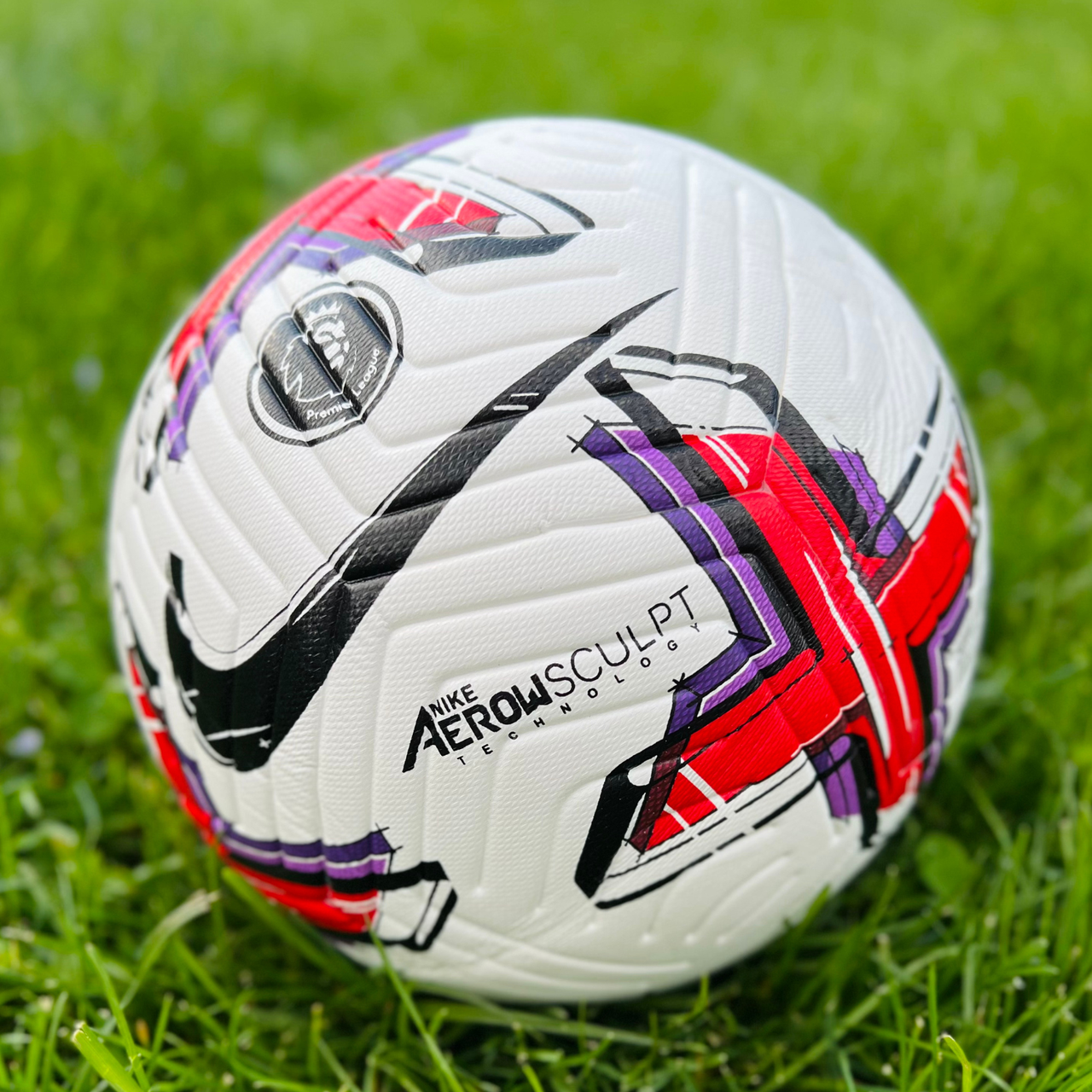Футбольний мʼяч Nike Premier League Flight