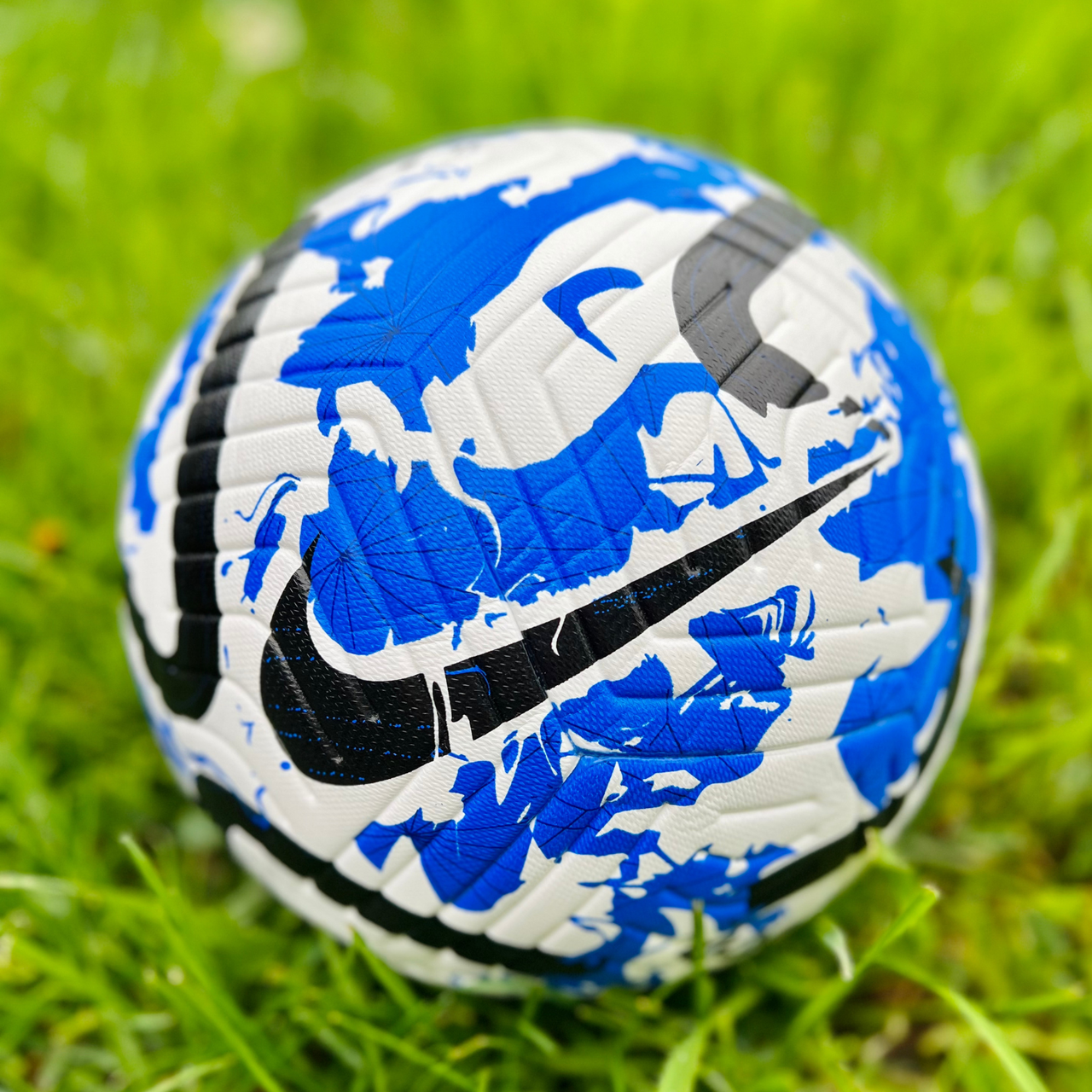 Футбольний мʼяч Nike Premier League Flight