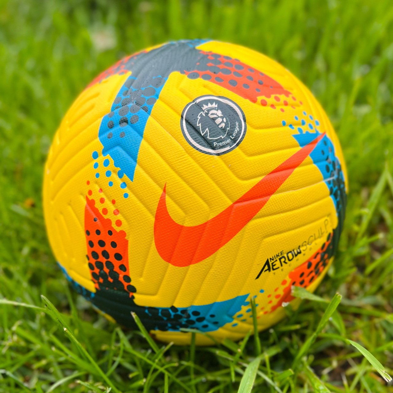 Футбольний мʼяч Nike Premier League Flight
