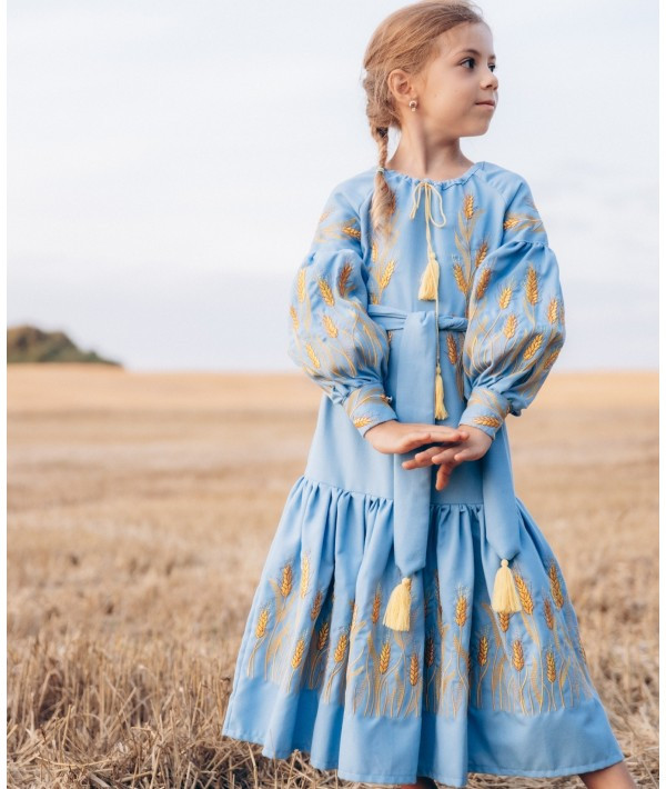 Блакитна вишита сукня для дівчинки з золотими колосками і пишними рукавами