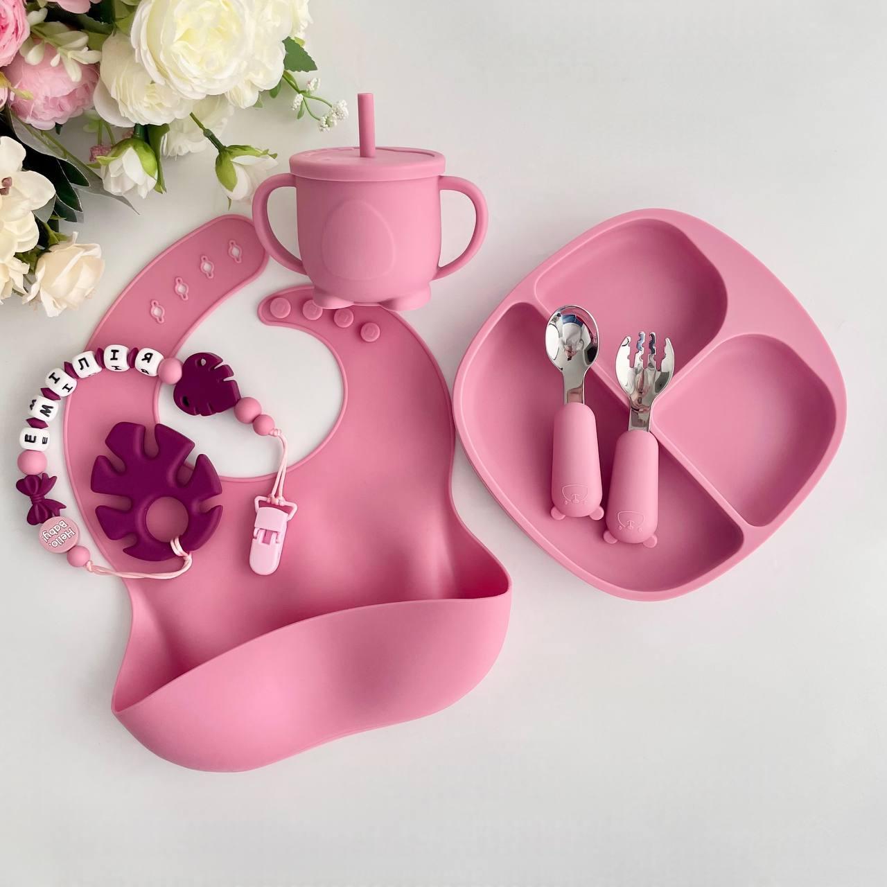 Подарунок для дівчинки на народження, виписку, хрестини з іменним гризунком Монстера винний та посудом, фото 1