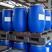 Бочки-бідони. Ємності пластикові