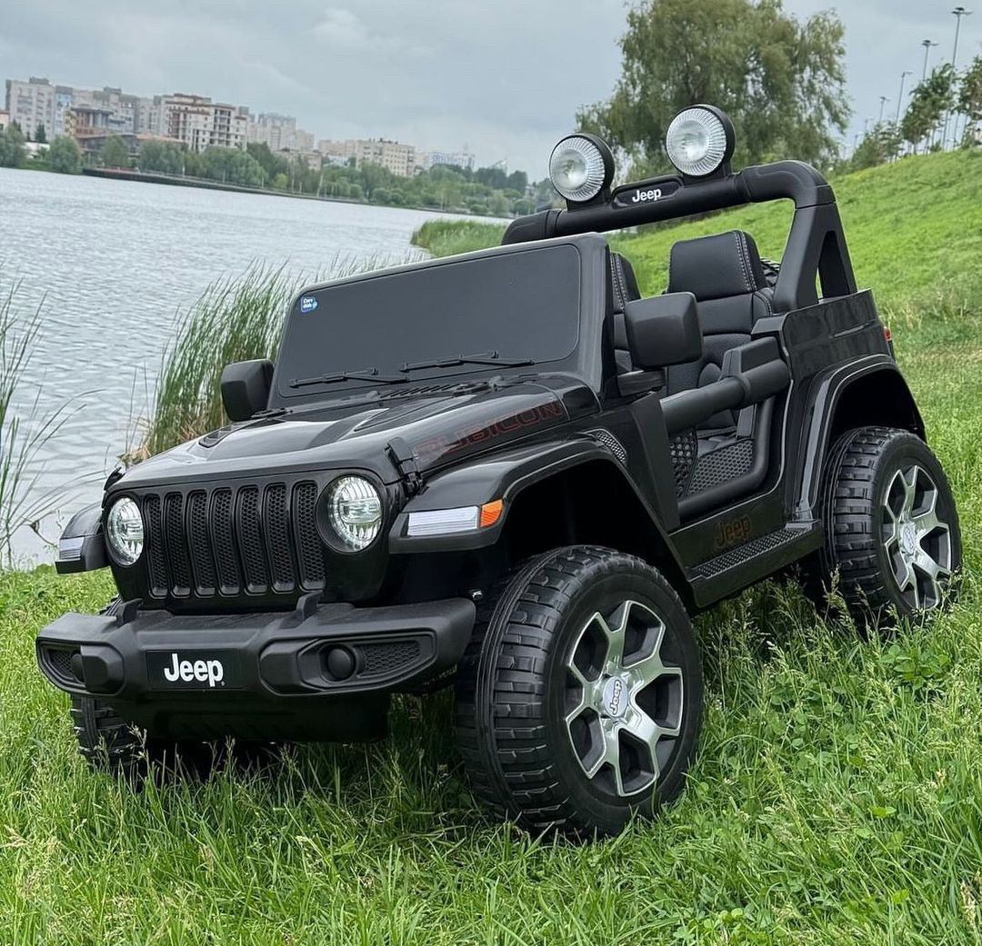 Дитячий електромобіль на акумуляторі Jeep M 4176 з пультом радіокерування для дітей 3-8 років Чорний фарбований