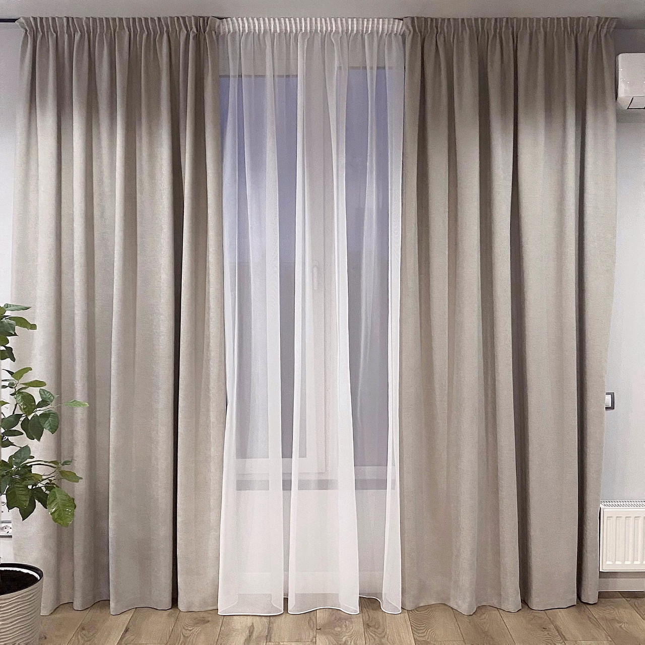 Комплект штори на тасьмі 2 шт 150х250 мікровелюр Сіро-беж тюль вуаль 300х250 Білий, фото 1