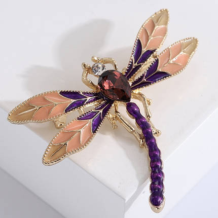 Брошка на золотистій основі бабка з фіолетовим кристалом покрита кольоровою емаллю виробу 55х45 мм, фото 2