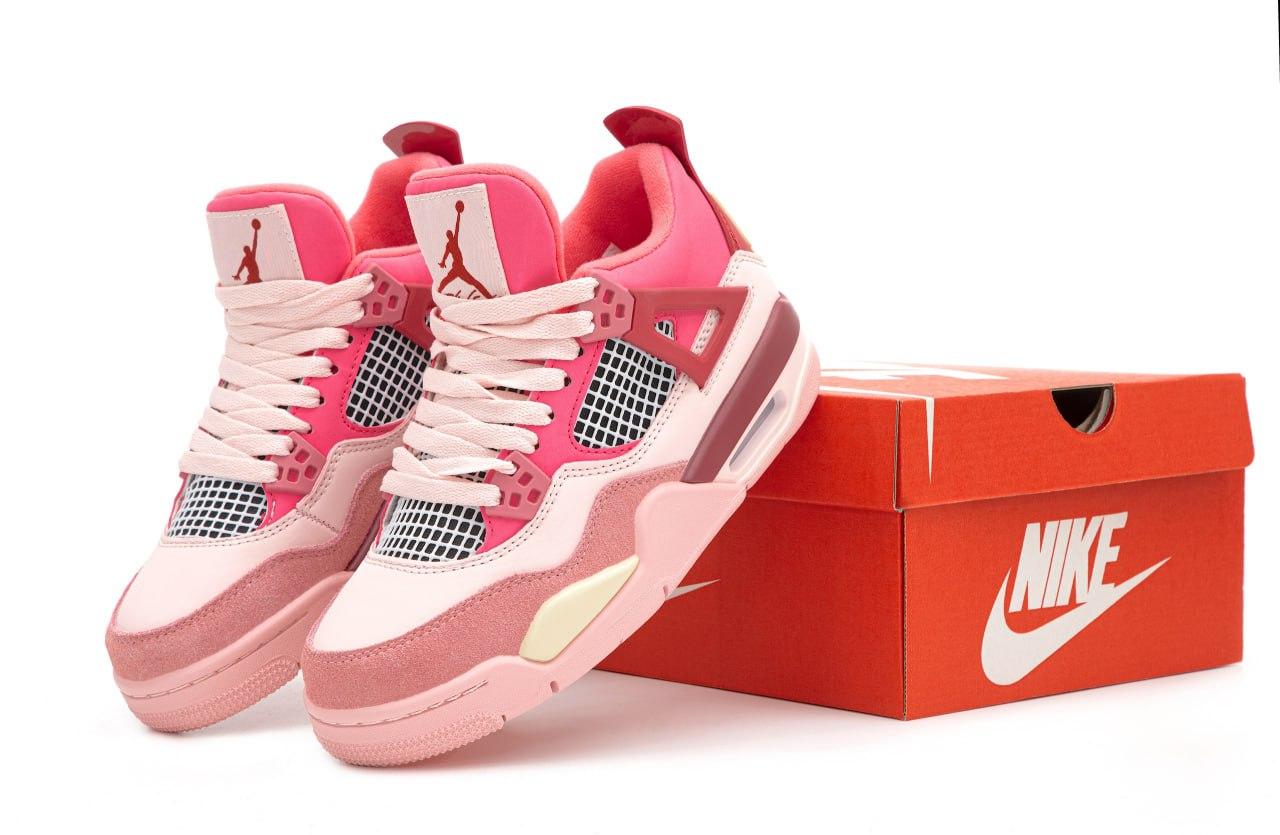 Жіночі рожеві кросівки Nike Air Jordan 4 Retro
