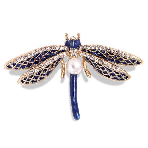 Брошка на золотистій основі бабка зі стразами та білою намистиною покрита кольоровою емаллю виробу 50х30 мм