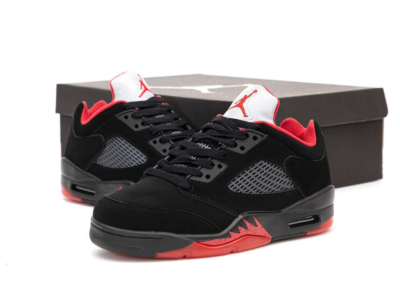 Чоловічі чорні кросівки Nike Air Jordan 5 Low