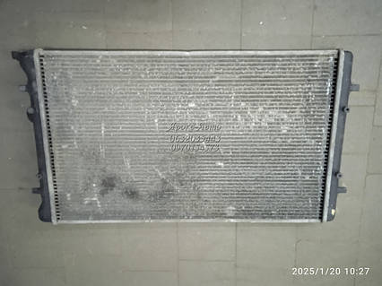 Радіатор охолодження для автомобіля Audi TT 1.8T 000061018