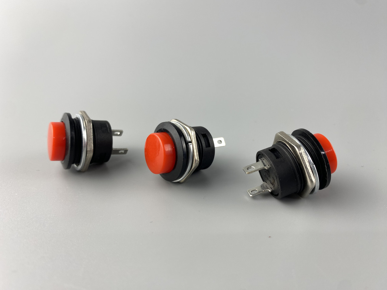 Кнопка червона, без фіксації, OFF-ON, 18 мм діаметр, фото 1