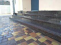 Сходи з токівського граніту з термополосою для щоденного використання