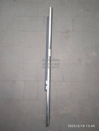 Молдинг скла передній правий для автомобіля Audi Q5 000064524