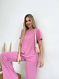 Рожевий жіночий вільний прогулянковий костюм з американського крепу: футболка та штани, фото 4