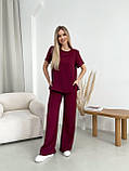 Бордовий жіночий вільний прогулянковий костюм з американського крепу: футболка та штани, фото 2