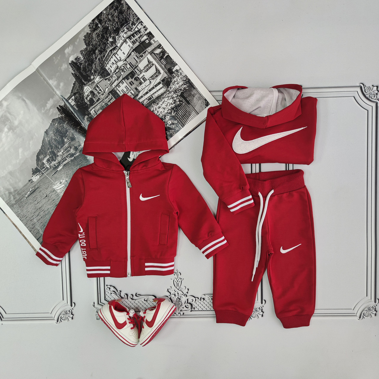 Дитячий червоний спортивний костюм Nike для новонароджених
