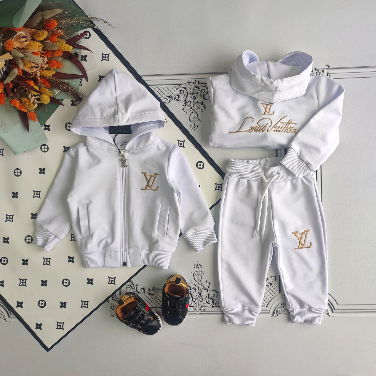 Дитячий білий спортивний костюм з капюшоном Louis Vuitton для новонароджених