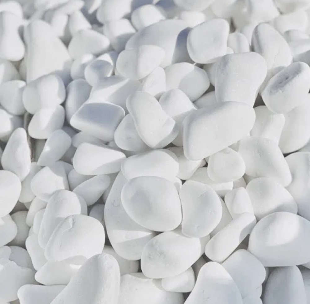 Декоративний камінь — Біла мармурова галька Thasos, фракція 10–30 мм, мішок 25 кг