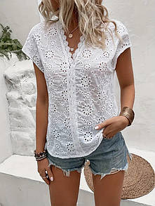 Легка літня блузка з прошви