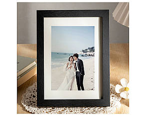 Фоторамка вертикальна для фотографій під дерево чорного кольору з паспарту, 10х15 см.