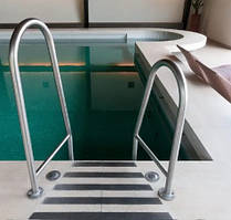 Поручні фігурні нестандартних розмірів з нержавіючої сталі для басейну - українське виробництво