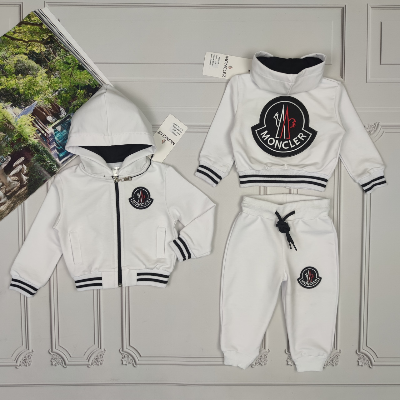 Дитячий білий спортивний костюм для новонароджених