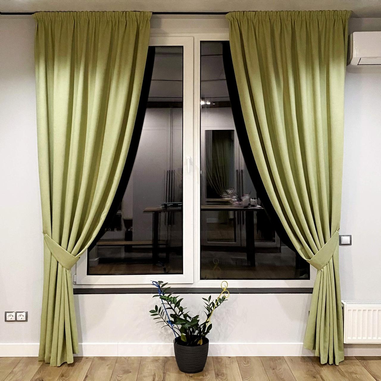 Комплект штори на тасьмі 2 шт. з підхватами 150х250 см мікровелюр Світло-зелений, фото 1