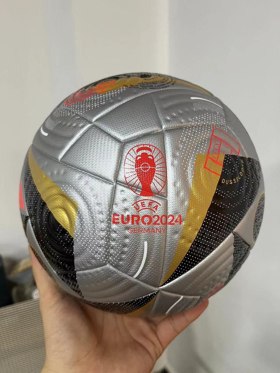 Футбольний м'яч Adidas EURO24 Fussballliebe Final OMB/ футбольний м'яч адідас
