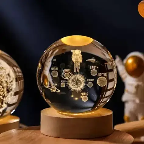Нічник у 3D "Сонячна система та космонавт", Кришталева куля 6 см з Led-підсвіткою, фото 1