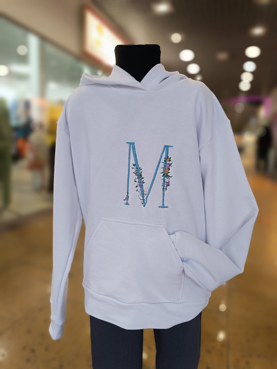 Біле дитяче худі з вишивкою