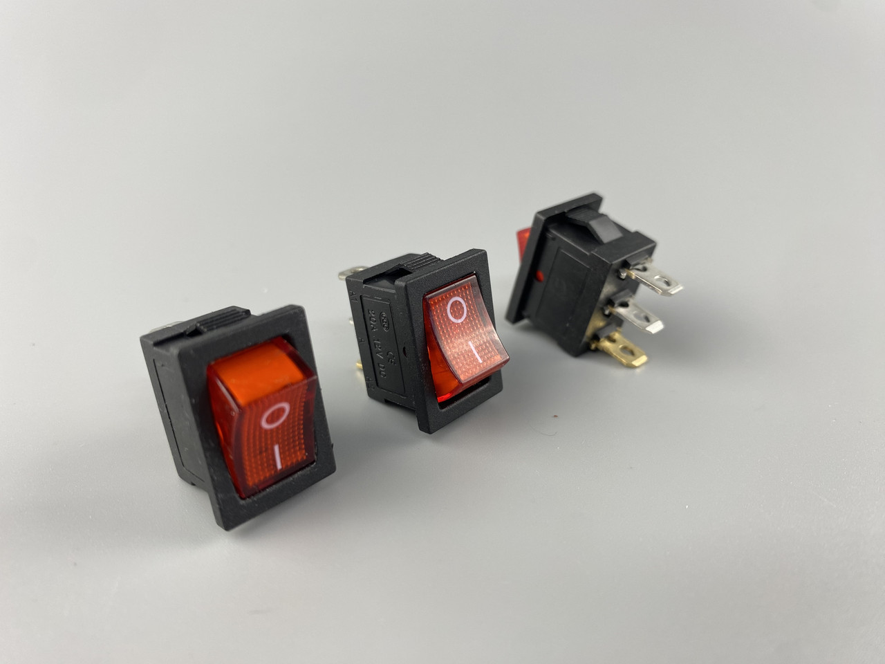 Перемикач клавішний червоний, ON-OFF, з LED-підсвіткою 12 V, 15 ммх21мм, 3 ніжки, фото 1