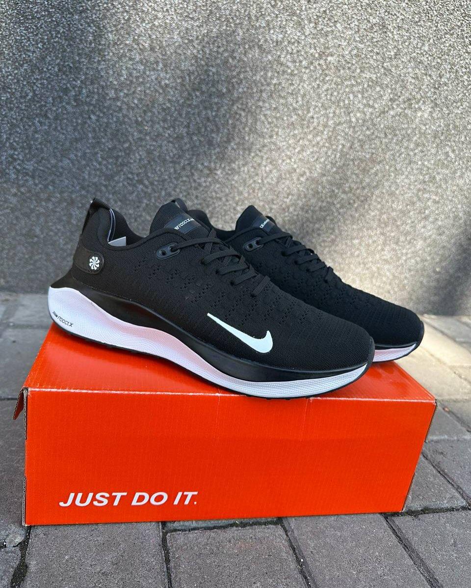 Чоловічі кросівки Nike Infinity Run 4 / Black White