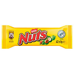 Шоколадний батончик Nuts із цілим горіхом 42г
