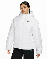Urbanshop com ua Куртка жіноча Nike Sportswear Classic Puffer Therma-Fit Loose Hooded Jacket (FB7672-100)