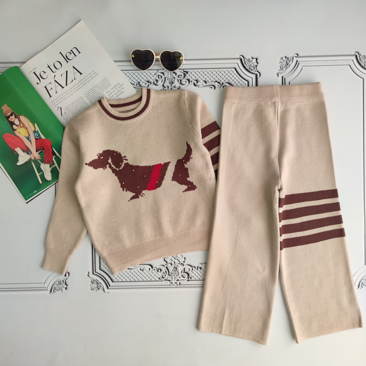 Дитячий бежевий в'язаний костюм, джемпер з брюками для дівчинки