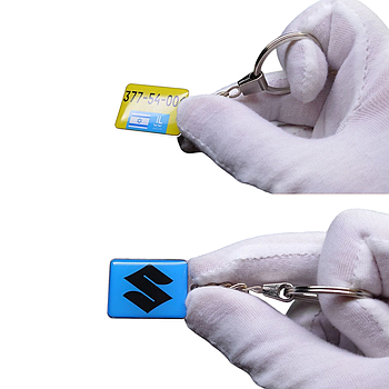 Брелок з номером авто Suzuki (Двосторонній), автомобільний брелок Сузукі