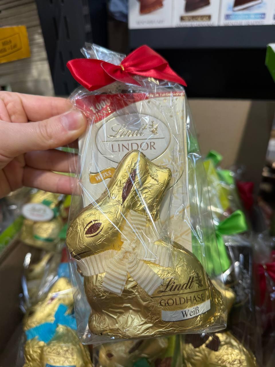 Подарунковий набір Lindt шоколадка + шоколадний кролик білий шоколад 150г