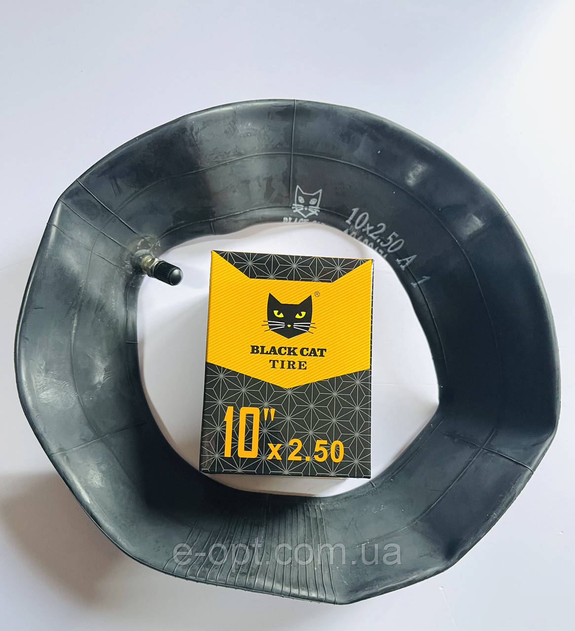 Камера 10х2.50 Black cat з коротким штуцером. Камера для самоката 10х2.50