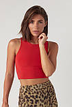 Однотонний жіночий кроп-топ з еластичної тканини червона коротка майка розмір Л, фото 2