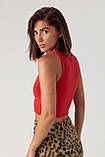 Однотонний жіночий кроп-топ з еластичної тканини червона коротка майка розмір Л, фото 3