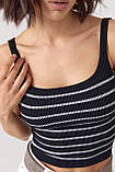 Коротка трикотажна жіноча майка смугаста в рубчик чорний базовий топ у смужку, фото 5