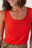 Еластична базова жіноча майка на широких бретелях однотонна червона майка без рукавів розмір S, фото 5