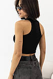 Однотонна жіноча майка топ в рубчик з еластичного трикотажу чорний базовий топ розмір Л, фото 3